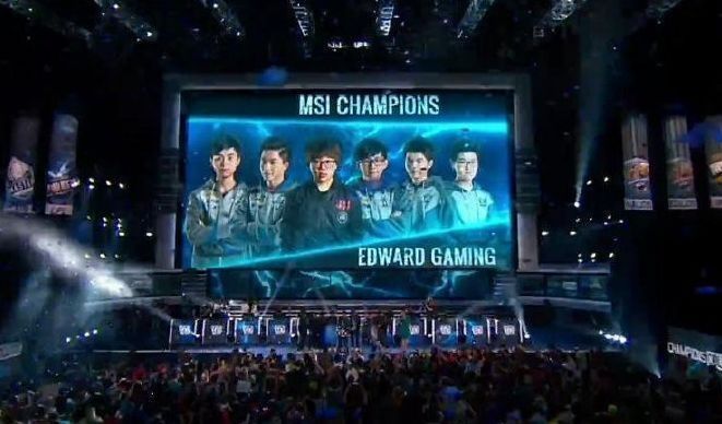 FPX赛后群访 Qiuqiu：机器人Q的准就厉害，Q不中就是乐色