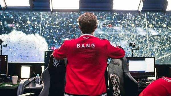 梦回2021 b1t当选对阵MOUZ MVP选手